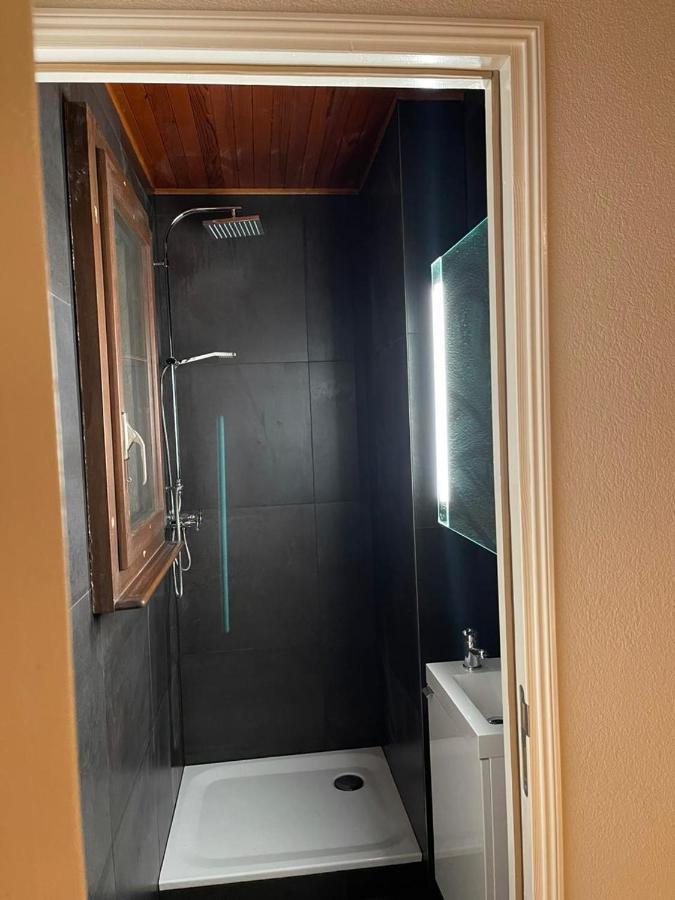 Apartamento 5 In The Same House *