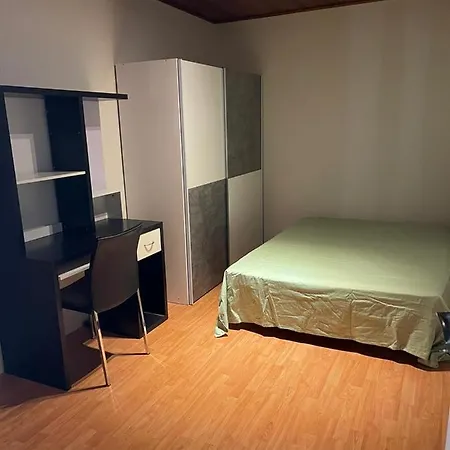 Appartement 5 In The Same House *